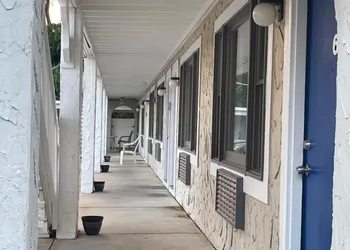 Point Pleasant Inn hotel thumbnail 8