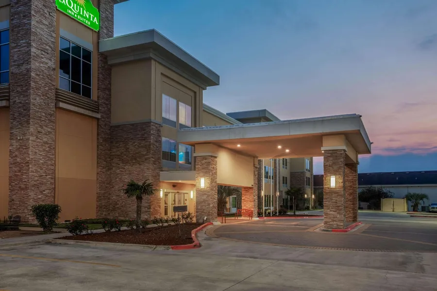 La Quinta Inn & Suites by Wyndham Beeville hotel detail image 2