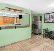 Super 8 by Wyndham Waynesburg hotel detail image 3