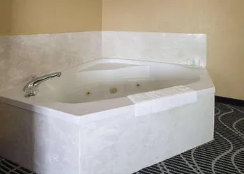 Comfort Suites Lake Ray Hubbard hotel thumbnail 2