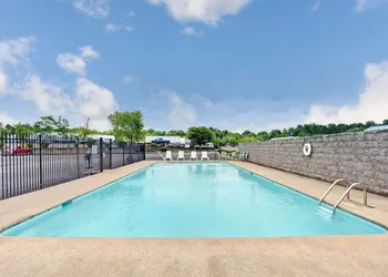 Days Inn by Wyndham Joelton/Nashville hotel thumbnail 6