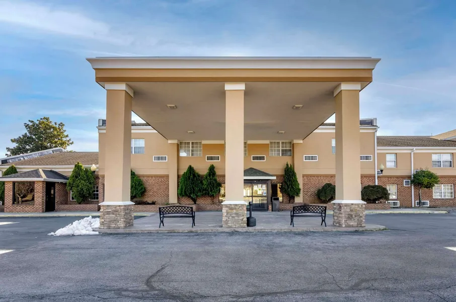 Comfort Inn & Suites Raphine - Lexington near I-81 and I-64 hotel detail image 2