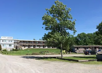 Muskey's Landing Resort hotel thumbnail 2