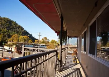 Horseshoe Bay Motel hotel thumbnail 4
