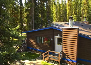 Sunwapta Falls Rocky Mountain Lodge hotel thumbnail 2