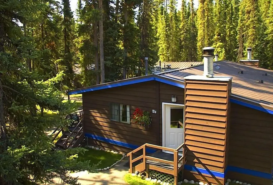 Sunwapta Falls Rocky Mountain Lodge hotel detail image 2