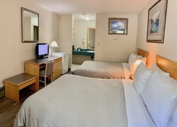 Sunwapta Falls Rocky Mountain Lodge hotel thumbnail 4