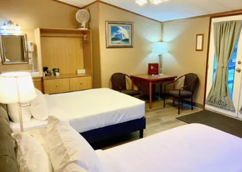 Sunwapta Falls Rocky Mountain Lodge hotel thumbnail 6