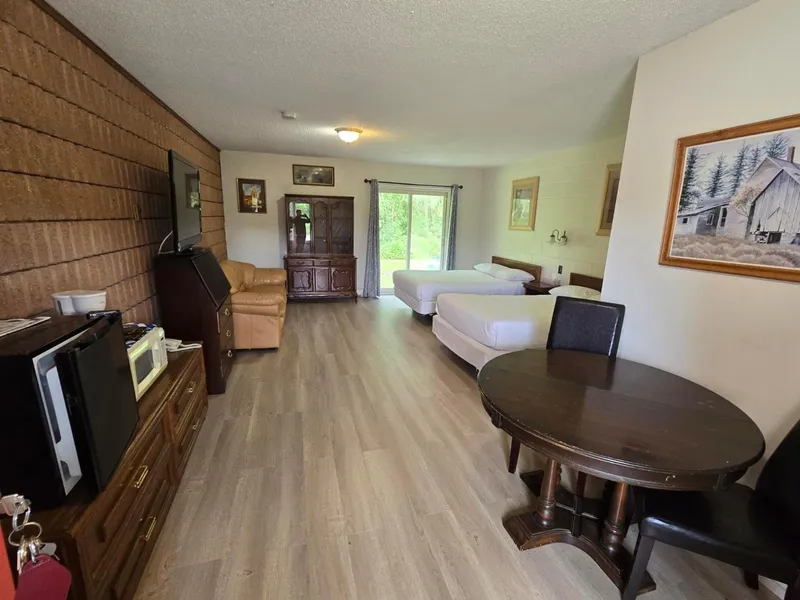 Top Notch Restaurant & Motel hotel detail image 6