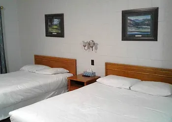 Top Notch Restaurant & Motel hotel thumbnail 2