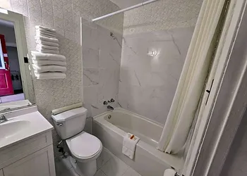 Top Notch Restaurant & Motel hotel thumbnail 4