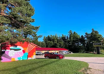 Top Notch Restaurant & Motel hotel thumbnail 7