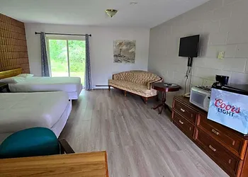 Top Notch Restaurant & Motel hotel thumbnail 8