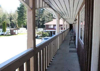 Pioneer Inn by the River hotel thumbnail 6