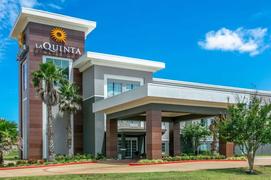 La Quinta Inn & Suites by Wyndham Jacksonville TX hotel detail image 2