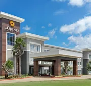 La Quinta Inn & Suites by Wyndham Jacksonville TX hotel detail image 3