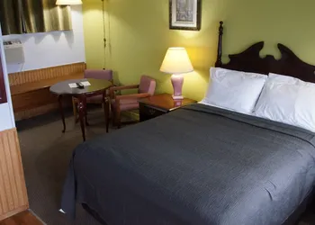 Robyn's Motel hotel thumbnail 6