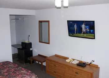 Robyn's Motel hotel thumbnail 8