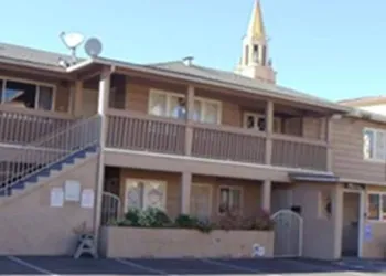 Navajo Lodge hotel thumbnail 2
