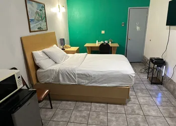 Tides Motor Inn at Stehli Beach hotel thumbnail 7