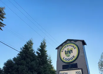 Sunshine Lodge hotel thumbnail 3