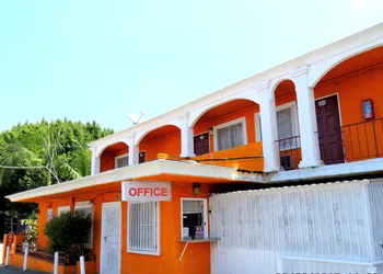 Central Inn Motel hotel thumbnail 8
