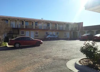 Tower Motel hotel thumbnail 4