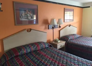 Tower Motel hotel thumbnail 8