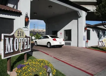 E-Z 8 Motel Old Town hotel thumbnail 4