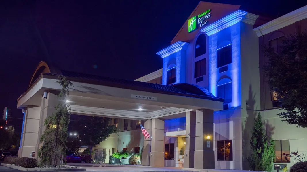Holiday Inn Express and Suites Newton by IHG hotel detail image 2