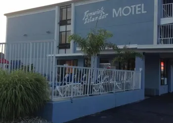 Fenwick Islander Motel hotel thumbnail 3