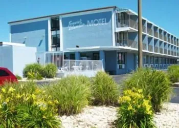 Fenwick Islander Motel hotel thumbnail 4