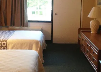Fenwick Islander Motel hotel thumbnail 7