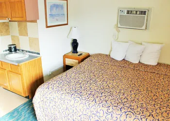 I-84 Motor Inn hotel thumbnail 4