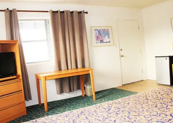 I-84 Motor Inn hotel thumbnail 7