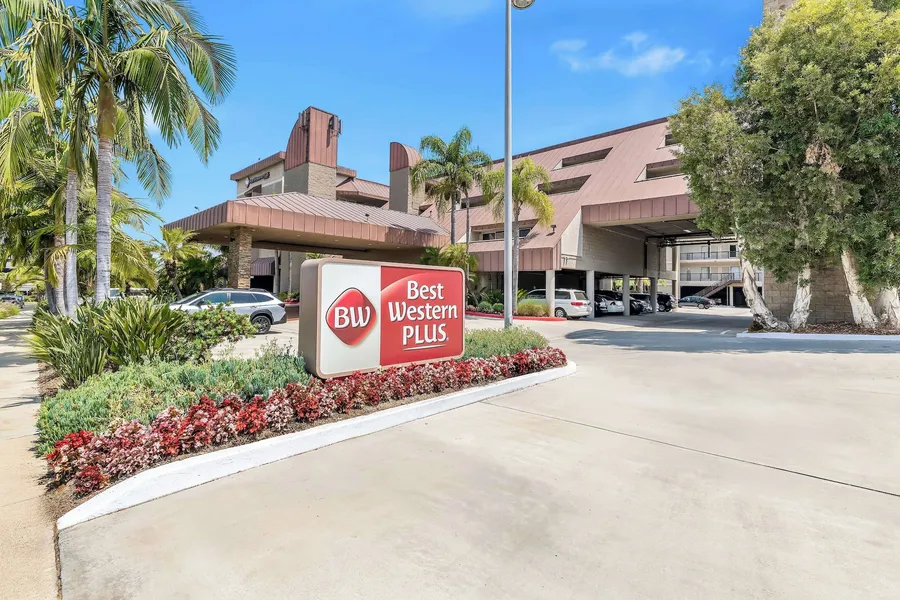 Best Western Plus Irvine Spectrum Hotel hotel detail image 2