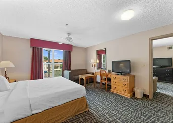 Suites on Scottsdale hotel thumbnail 2