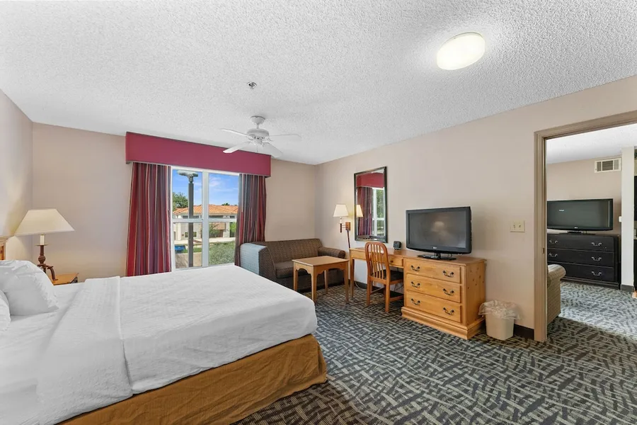Suites on Scottsdale hotel detail image 2