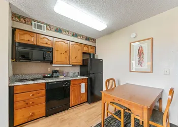 Suites on Scottsdale hotel thumbnail 5