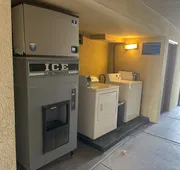 Econo Lodge Inn & Suites Southeast hotel detail image 4