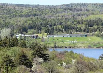 Duck Cove Inn hotel thumbnail 7