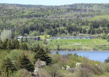 Duck Cove Inn hotel thumbnail 7