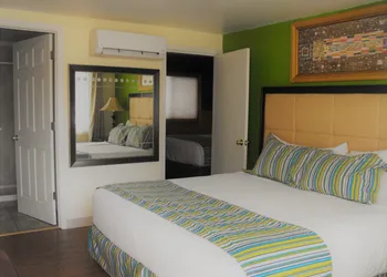 Eagle Crater Lake Inn hotel thumbnail 7