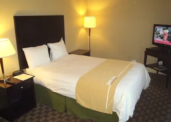 Park Inn And Suites By Radisson Vancouver, BC hotel thumbnail 2