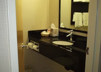 Park Inn And Suites By Radisson Vancouver, BC hotel thumbnail 4