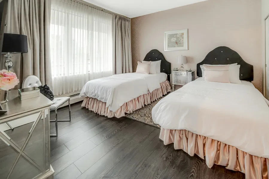 Rosellen Suites At Stanley Park hotel detail image 6