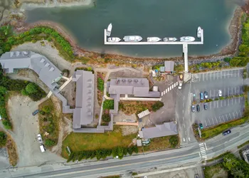 Canadian Princess Lodge & Marina hotel thumbnail 2