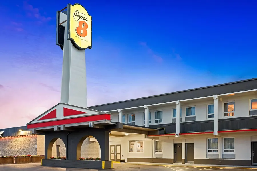 Super 8 by Wyndham Thunder Bay hotel detail image 2