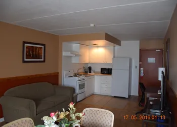 Ramada by Wyndham Timmins hotel thumbnail 8