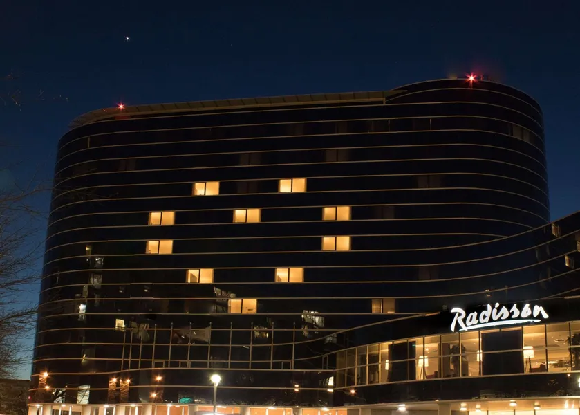Radisson Hotel Vancouver Airport hotel detail image 2